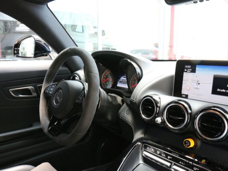 Mercedes-AMG GT R Coupé 2018 – Carbon Roof, Ceramic Brakes, 12,500 km