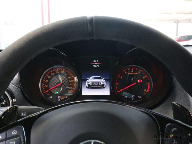 Mercedes-AMG GT R Coupé 2018 – Carbon Roof, Ceramic Brakes, 12,500 km