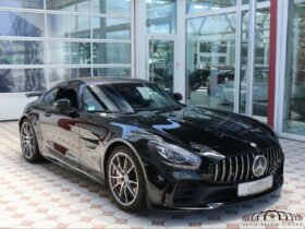 Mercedes-AMG GT R Coupé 2018 – Carbon Roof, Ceramic Brakes, 12,500 km
