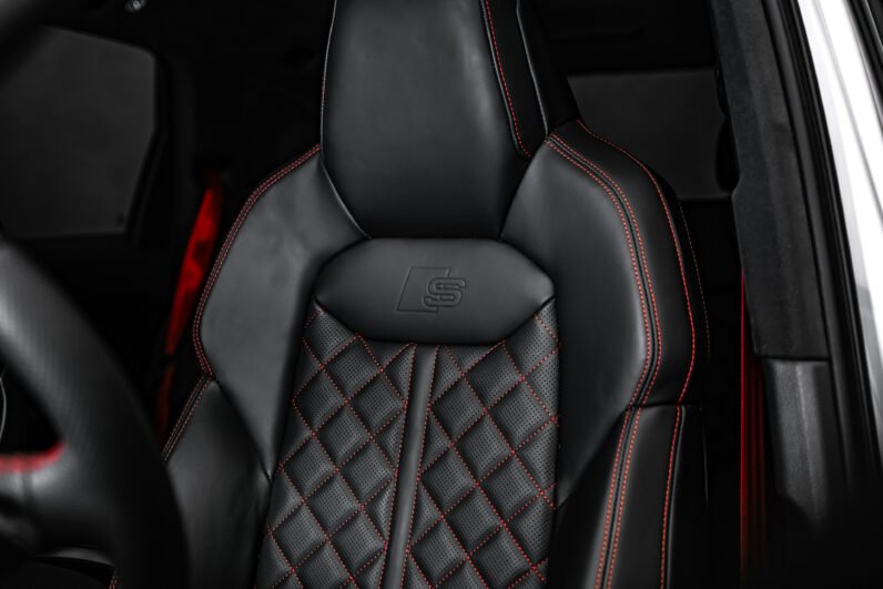 Audi SQ7 2023 – Pearl Effect Paint, 507 HP, Valcona Leather, Panoramic Roof, Laser Matrix LED & 22” Wheels