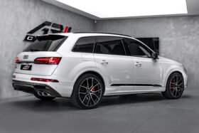 Audi SQ7 2023 – Pearl Effect Paint, 507 HP, Valcona Leather, Panoramic Roof, Laser Matrix LED & 22” Wheels