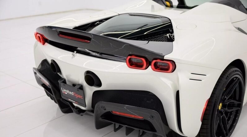 For Sale: Ferrari SF90 Spider 2024 in White – 986 HP, Plug-in Hybrid V8