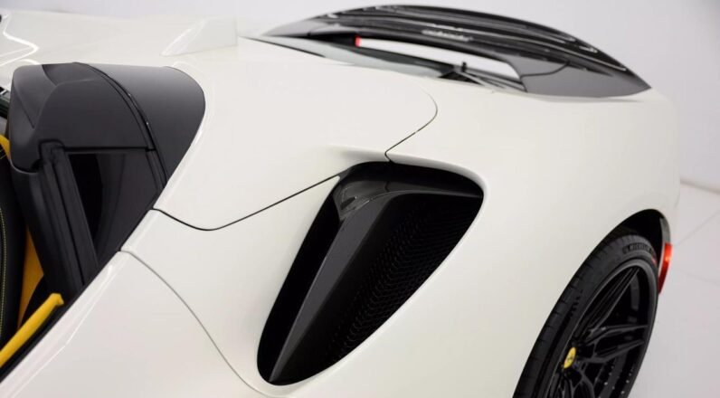 For Sale: Ferrari SF90 Spider 2024 in White – 986 HP, Plug-in Hybrid V8
