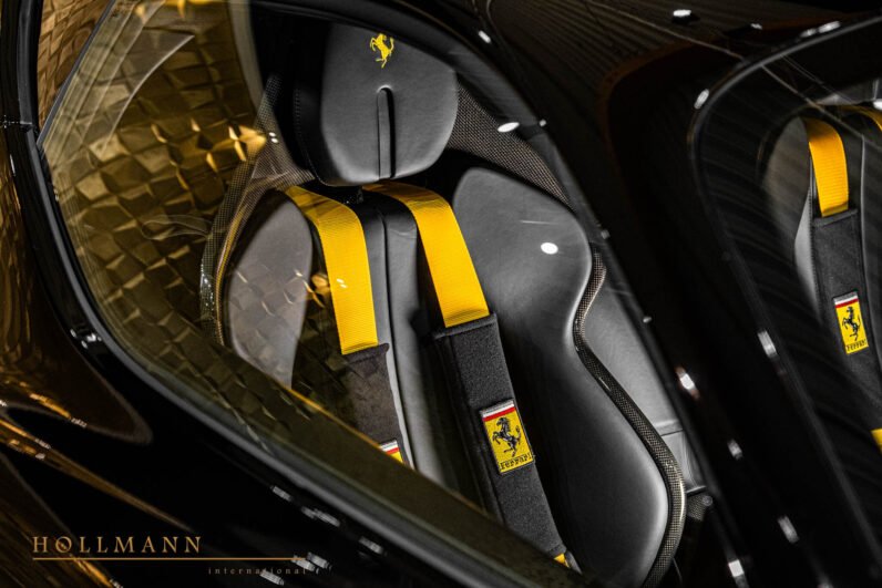 Ferrari SF90 Stradale 2021 – Hybrid Power, Nero Black, 8,200 km