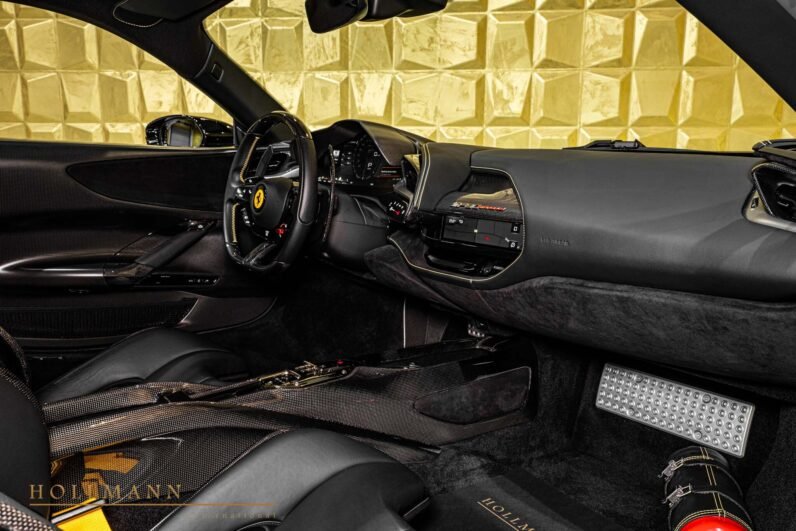Ferrari SF90 Stradale 2021 – Hybrid Power, Nero Black, 8,200 km