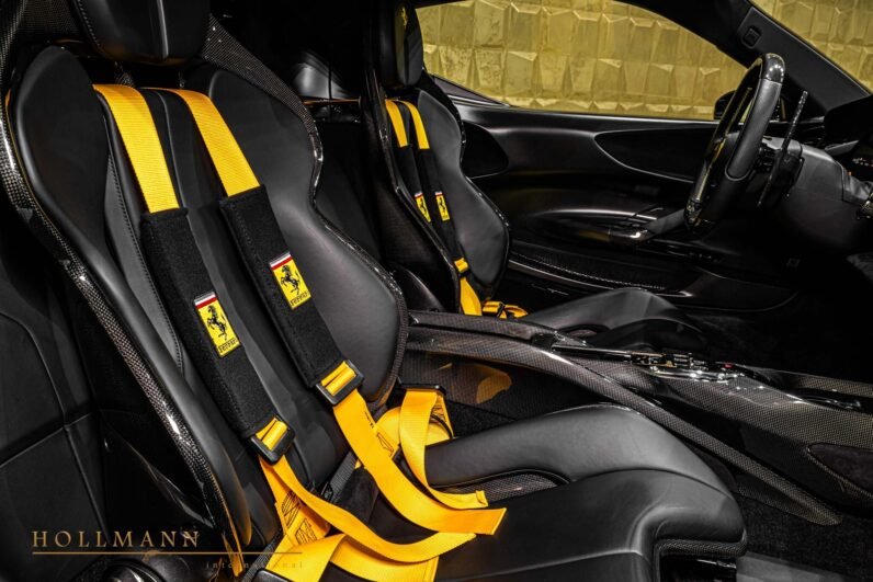 Ferrari SF90 Stradale 2021 – Hybrid Power, Nero Black, 8,200 km
