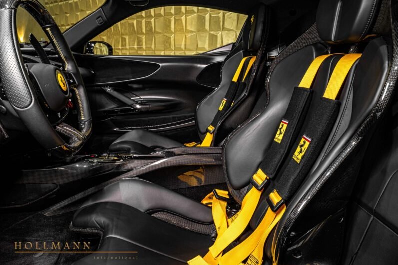 Ferrari SF90 Stradale 2021 – Hybrid Power, Nero Black, 8,200 km