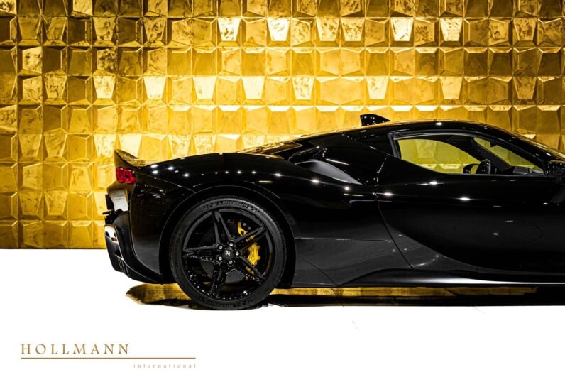 Ferrari SF90 Stradale 2021 – Hybrid Power, Nero Black, 8,200 km