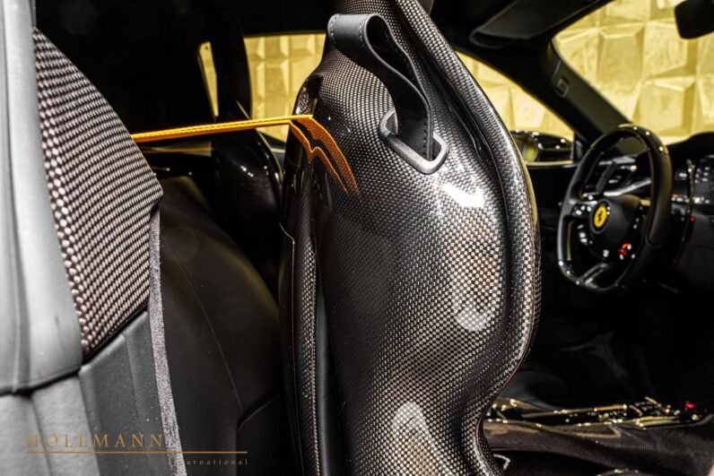 Ferrari SF90 Stradale 2021 – Hybrid Power, Nero Black, 8,200 km