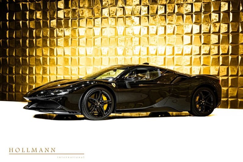 Ferrari SF90 Stradale 2021 – Hybrid Power, Nero Black, 8,200 km