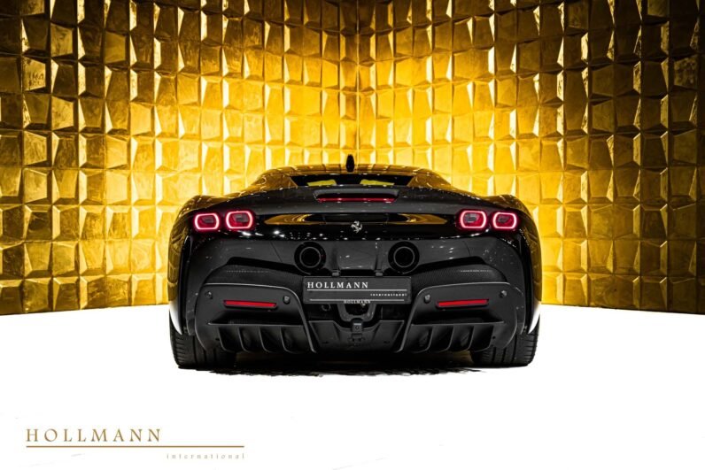 Ferrari SF90 Stradale 2021 – Hybrid Power, Nero Black, 8,200 km