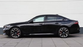 BMW 550e xDrive M-Sport Pro 2024 for Sale – Saphirschwarz Metallic, Merino Leather Interior, 489 HP Hybrid Sedan, Carbon Trim & 21″ Wheels