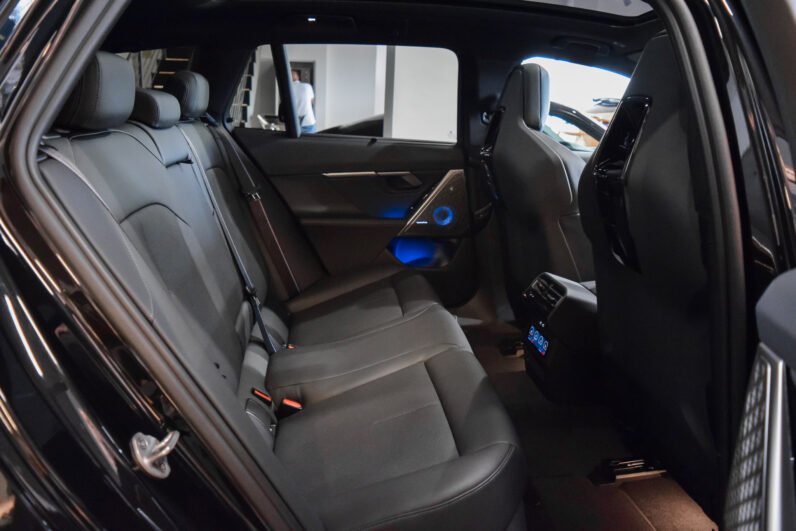 For Sale: BMW M5 Touring 2025 – Black Sapphire Metallic, 727 HP Hybrid, Merino Leather, Carbon Trim & Bowers & Wilkins Diamond Audio