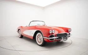 Chevrolet Corvette C1 1961 for Sale – Roman Red, Matching Interior, 5 600 km, Iconic American Classic