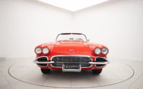 Chevrolet Corvette C1 1961 for Sale – Roman Red, Matching Interior, 5 600 km, Iconic American Classic