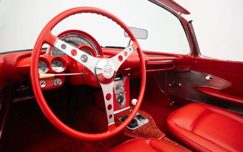 Chevrolet Corvette C1 1961 for Sale – Roman Red, Matching Interior, 5 600 km, Iconic American Classic