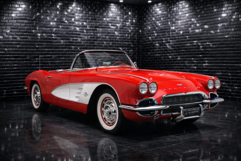 Chevrolet Corvette C1 1961 for Sale – Roman Red, Matching Interior, 5 600 km, Iconic American Classic