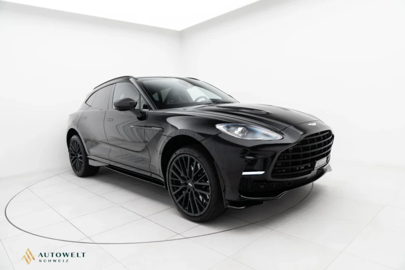 For Sale: Aston Martin DBX 707 2023 – Black on Black, 707 HP V8 Twin-Turbo, Luxury SUV with Carbon Pack & 23” Alloy Wheels