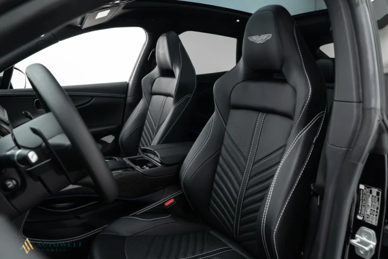 For Sale: Aston Martin DBX 707 2023 – Black on Black, 707 HP V8 Twin-Turbo, Luxury SUV with Carbon Pack & 23” Alloy Wheels