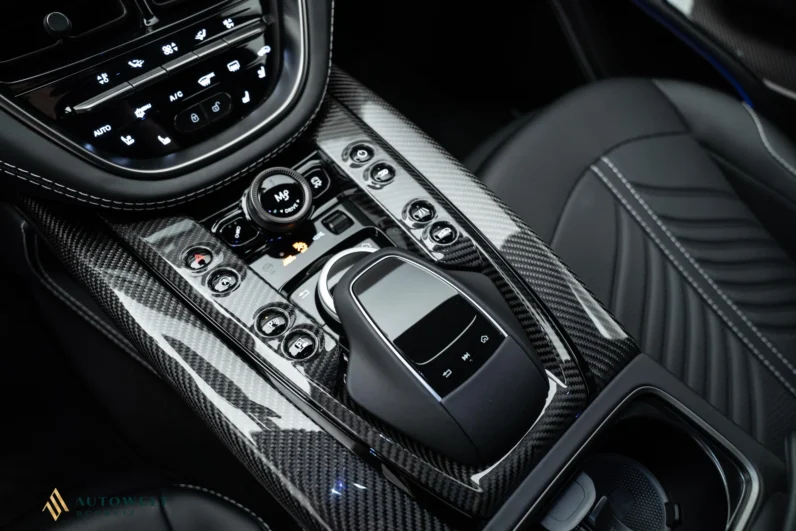 For Sale: Aston Martin DBX 707 2023 – Black on Black, 707 HP V8 Twin-Turbo, Luxury SUV with Carbon Pack & 23” Alloy Wheels