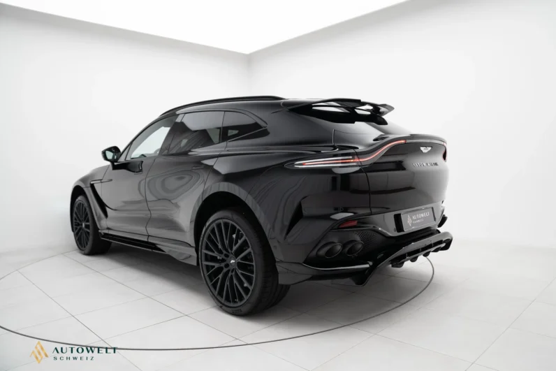 For Sale: Aston Martin DBX 707 2023 – Black on Black, 707 HP V8 Twin-Turbo, Luxury SUV with Carbon Pack & 23” Alloy Wheels