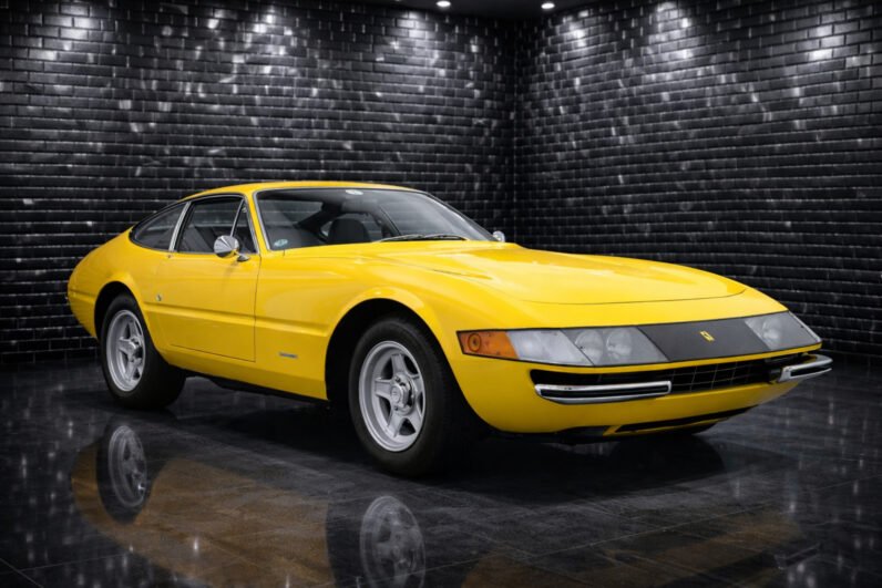 Ferrari 365 GTB/4 Daytona Plexiglas 1970 for Sale – Giallo Fly, Black Leather, Matching Numbers