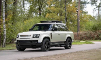 Heritage Customs Defender Pick-Up: The V8 Revival of an Iconic Off-Roader