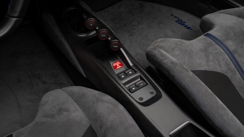 For Sale: Ferrari 488 Pista Spider 2020 – Blue Tour de France, 711 HP V8 Twin-Turbo, Carbon Interior & Racing Heritage