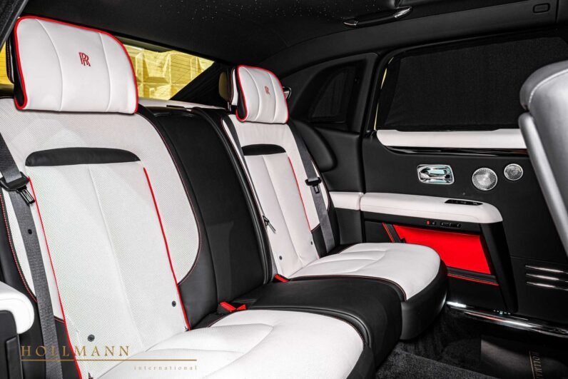 Rolls-Royce Ghost Extended 2025 for Sale – Black Diamond, Seashell Interior, 571 HP V12, Illuminated Grille, Shooting Star Headliner