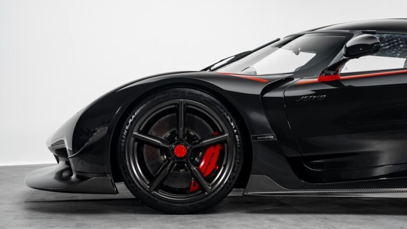 Koenigsegg Jesko Attack 2024 for Sale – Clear Carbon Fibre / Red Exterior, Lingonberry Alcantara Interior, 1,600 HP V8, 9-Speed LST