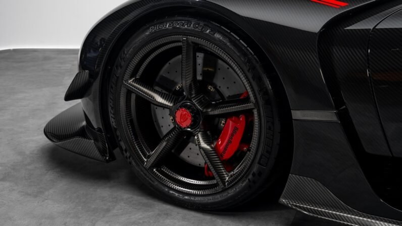 Koenigsegg Jesko Attack 2024 for Sale – Clear Carbon Fibre / Red Exterior, Lingonberry Alcantara Interior, 1,600 HP V8, 9-Speed LST