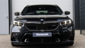 BMW M5 Touring 2025 for Sale – Saphirschwarz Metallic, Merino Leather, 727 HP Hybrid, M Driver’s Package, Carbon Trim, Bowers & Wilkins Audio