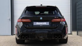 BMW M5 Touring 2025 for Sale – Saphirschwarz Metallic, Merino Leather, 727 HP Hybrid, M Driver’s Package, Carbon Trim, Bowers & Wilkins Audio