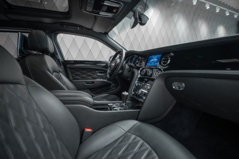 For Sale: Bentley Mulsanne Speed 2017 – Beluga Black, 537 HP V8, Naim Audio, Carbon Ceramic Brakes & Diamond Quilted Leather Interior