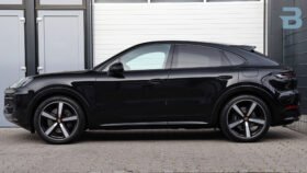 For Sale: Porsche Cayenne Coupé E-Hybrid SportDesign 2025 – Chromite Black Metallic, Black Leather Interior, 470 HP Hybrid, 10,378 km
