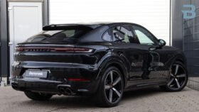 For Sale: Porsche Cayenne Coupé E-Hybrid SportDesign 2025 – Chromite Black Metallic, Black Leather Interior, 470 HP Hybrid, 10,378 km