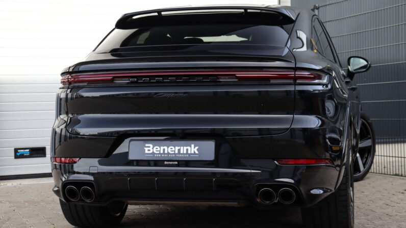 For Sale: Porsche Cayenne Coupé E-Hybrid SportDesign 2025 – Chromite Black Metallic, Black Leather Interior, 470 HP Hybrid, 10,378 km