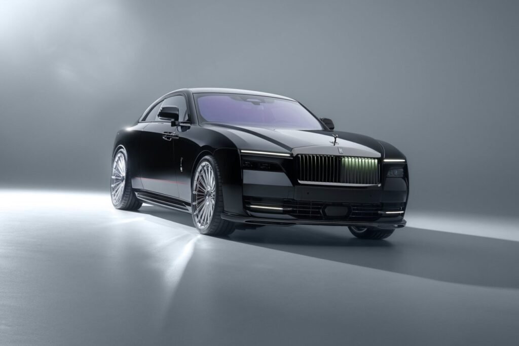 SPOFEC Refines the Rolls-Royce Spectre Black Badge: A Symphony of Discretion and Presence