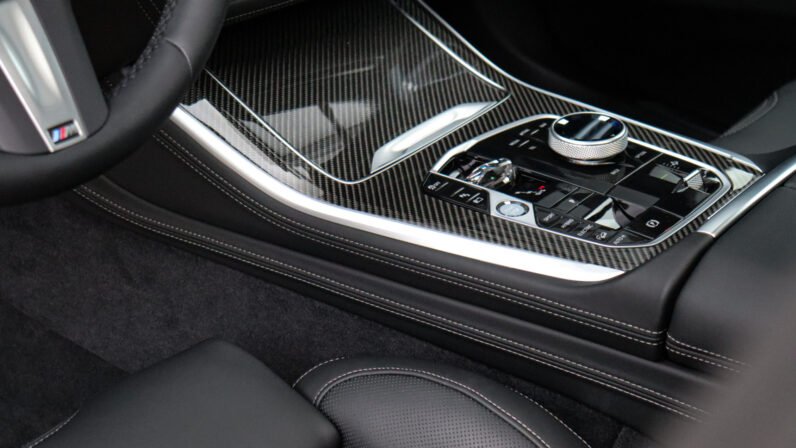 For Sale: BMW X5 xDrive50e M Performance 2025 – Manhattan Metallic, Merino Black Leather, 489 HP Hybrid, 7,789 km