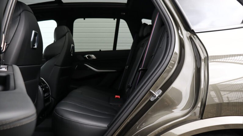 For Sale: BMW X5 xDrive50e M Performance 2025 – Manhattan Metallic, Merino Black Leather, 489 HP Hybrid, 7,789 km