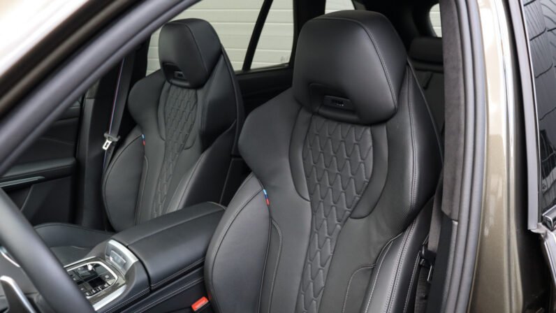 For Sale: BMW X5 xDrive50e M Performance 2025 – Manhattan Metallic, Merino Black Leather, 489 HP Hybrid, 7,789 km