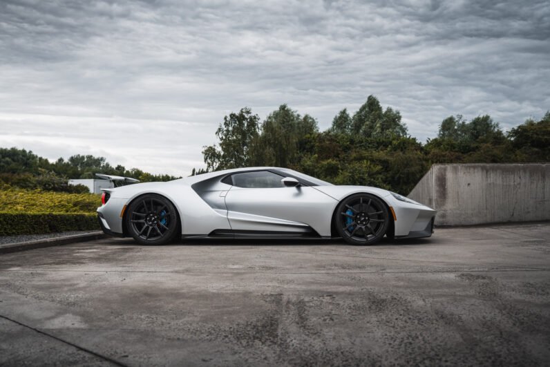 Ford GT Carbon Series — Ignot Silver Metallic