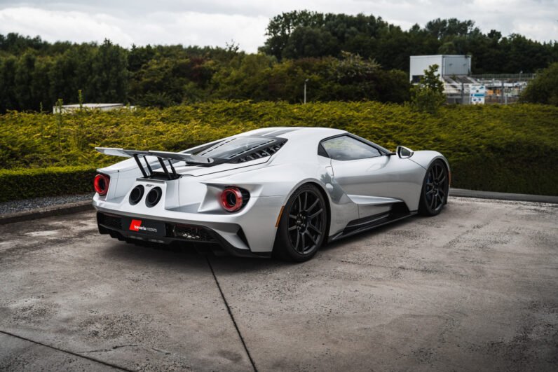 Ford GT Carbon Series — Ignot Silver Metallic