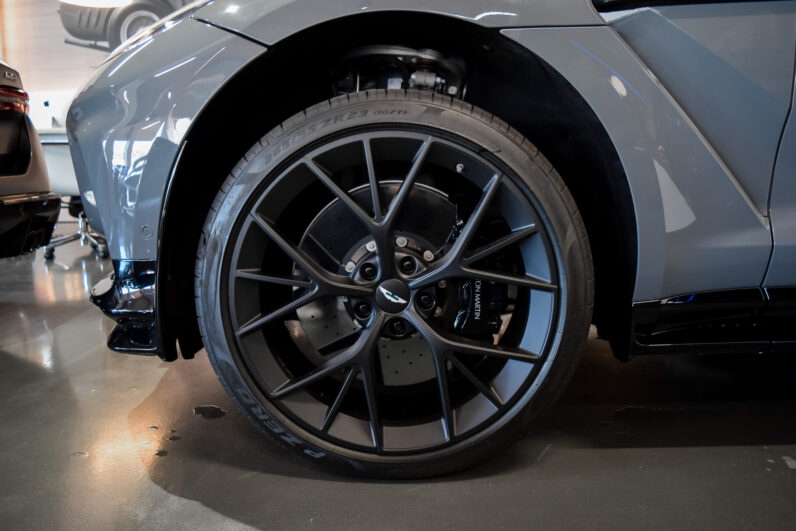 Aston Martin DBX 707 · China Grey · 23″ Fortis · High Performance SUV