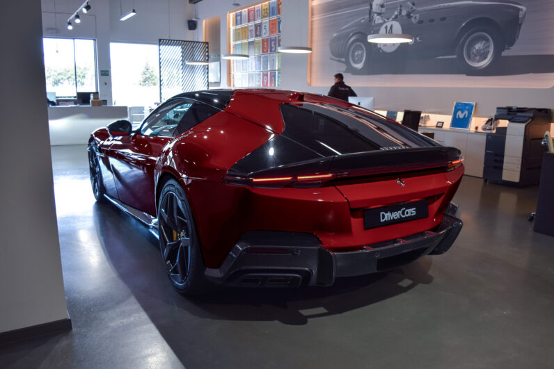 Ferrari 12Cilindri · Rosso Mugello · Carbon Fibre Specification · V12 Icon