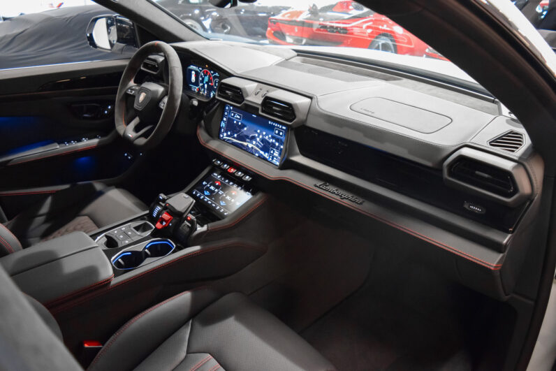 Lamborghini Urus SE · Bianco Moncerus · 23″ Galanthus · High Spec SUV