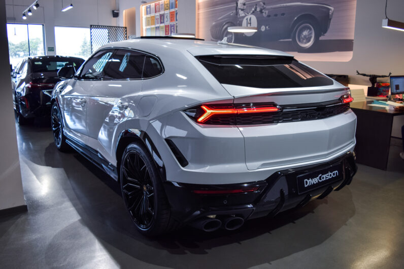 Lamborghini Urus SE · Bianco Moncerus · 23″ Galanthus · High Spec SUV