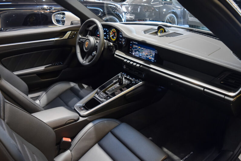 Porsche 911 Turbo S Cabriolet · Crayon · SportDesign · High Spec Convertible