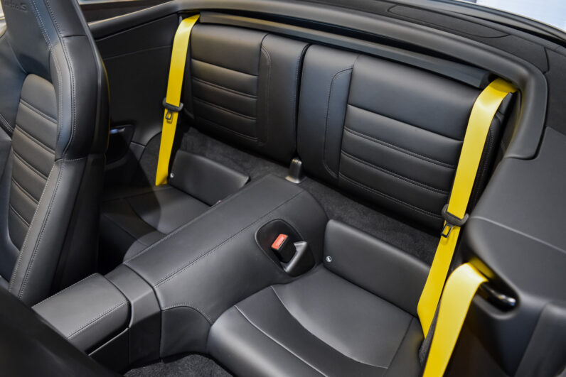 Porsche 911 Turbo S Cabriolet · Crayon · SportDesign · High Spec Convertible