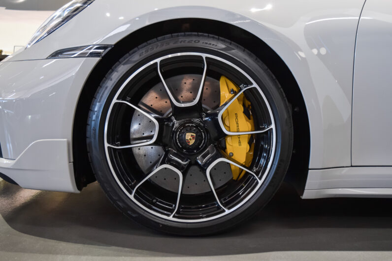 Porsche 911 Turbo S Cabriolet · Crayon · SportDesign · High Spec Convertible